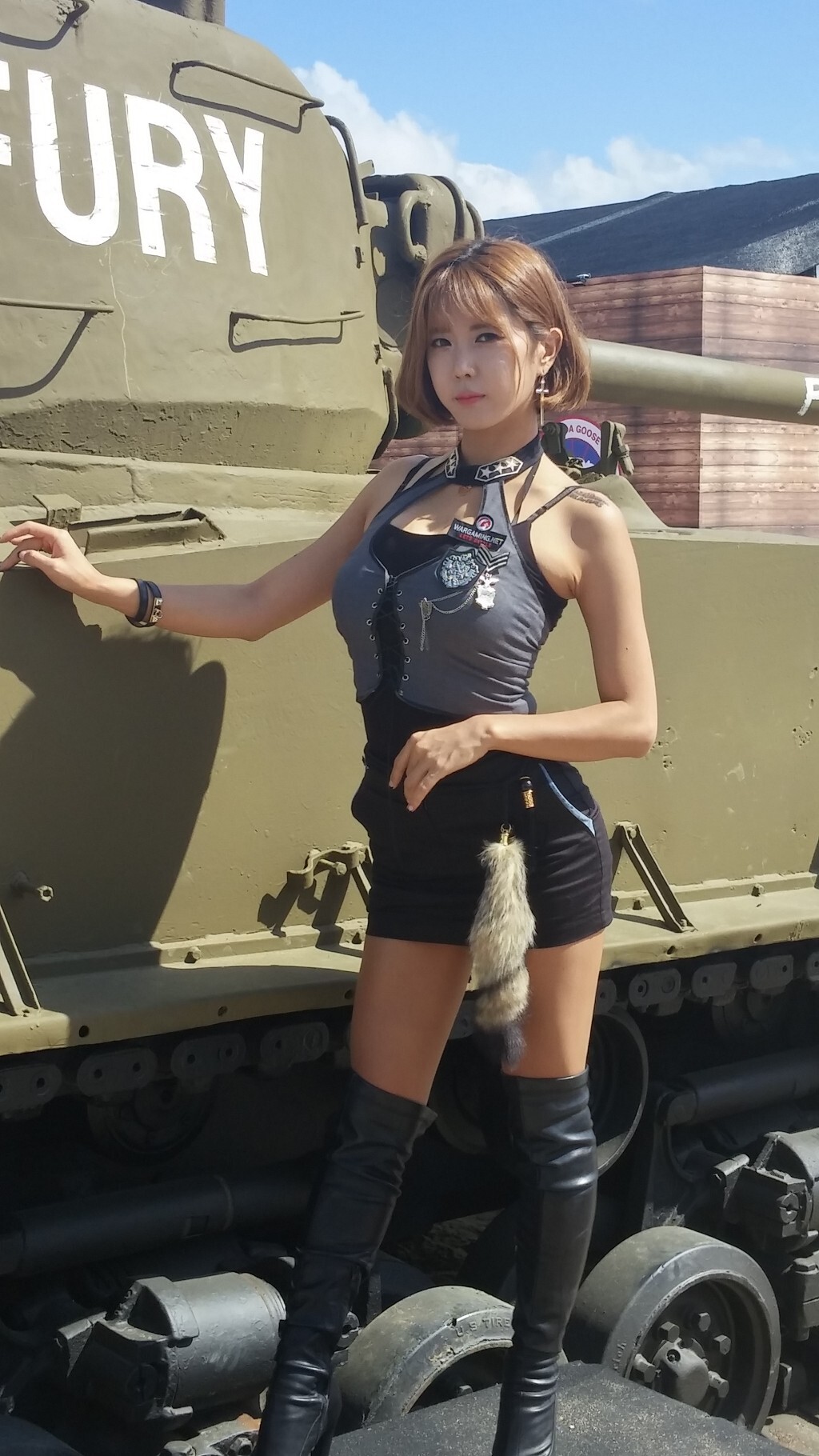 韩国顶级Showgirl许允美 釜山坦克世界 1